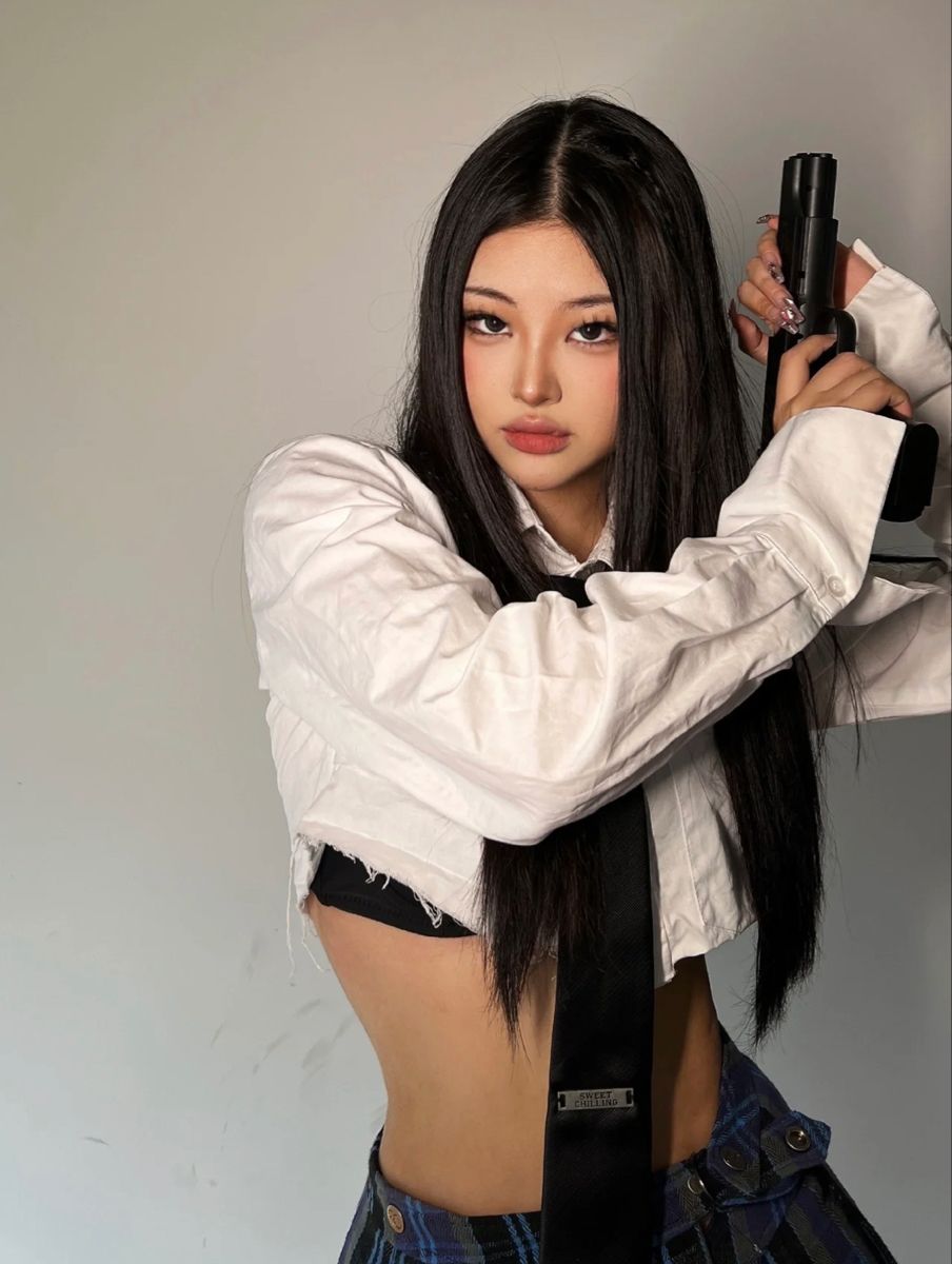 A cozy shot with Sassy girls — straight from Shenzhen