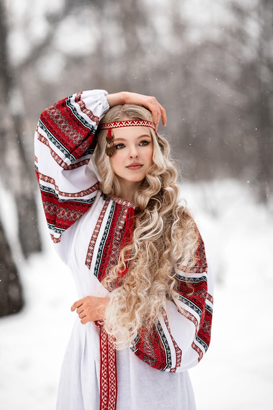 Slavic girls’s look of the day — catch her live in Shenzhen