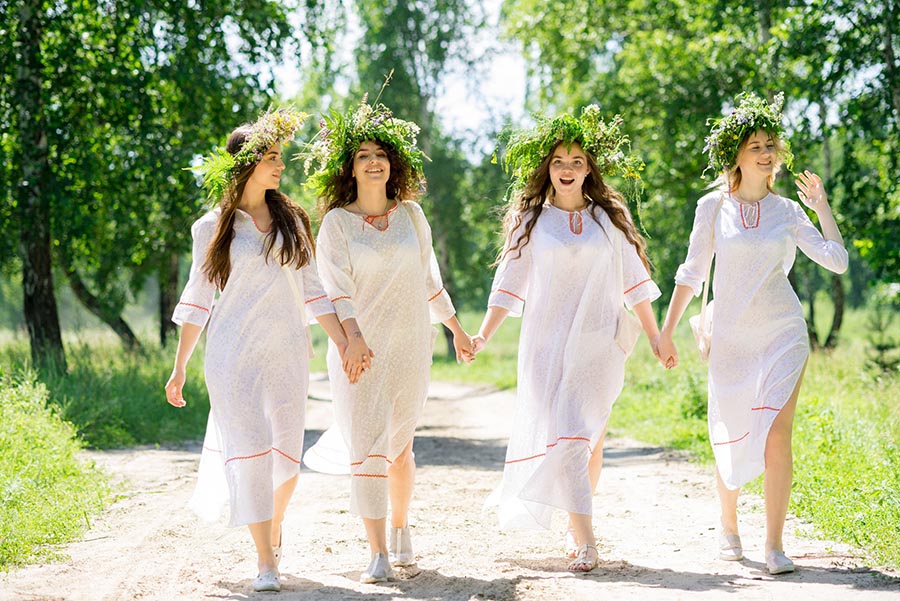 A cozy shot with Slavic girls — straight from Shenzhen