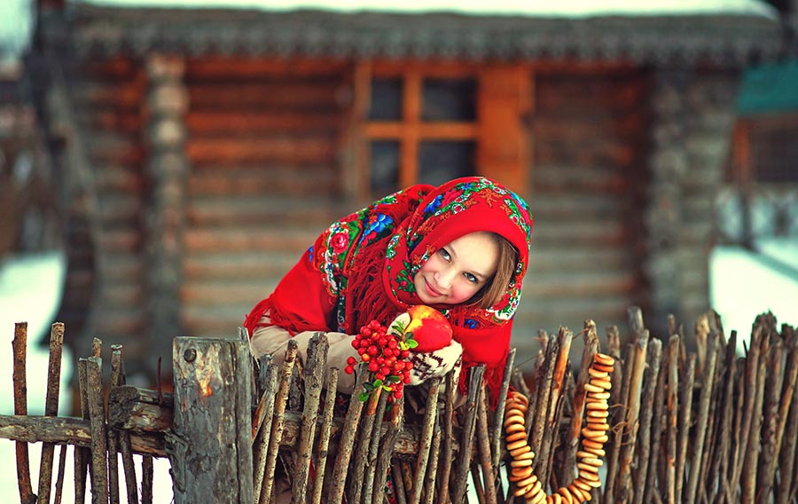 Sexy girl Women in Slavic costumes in Shenzhen