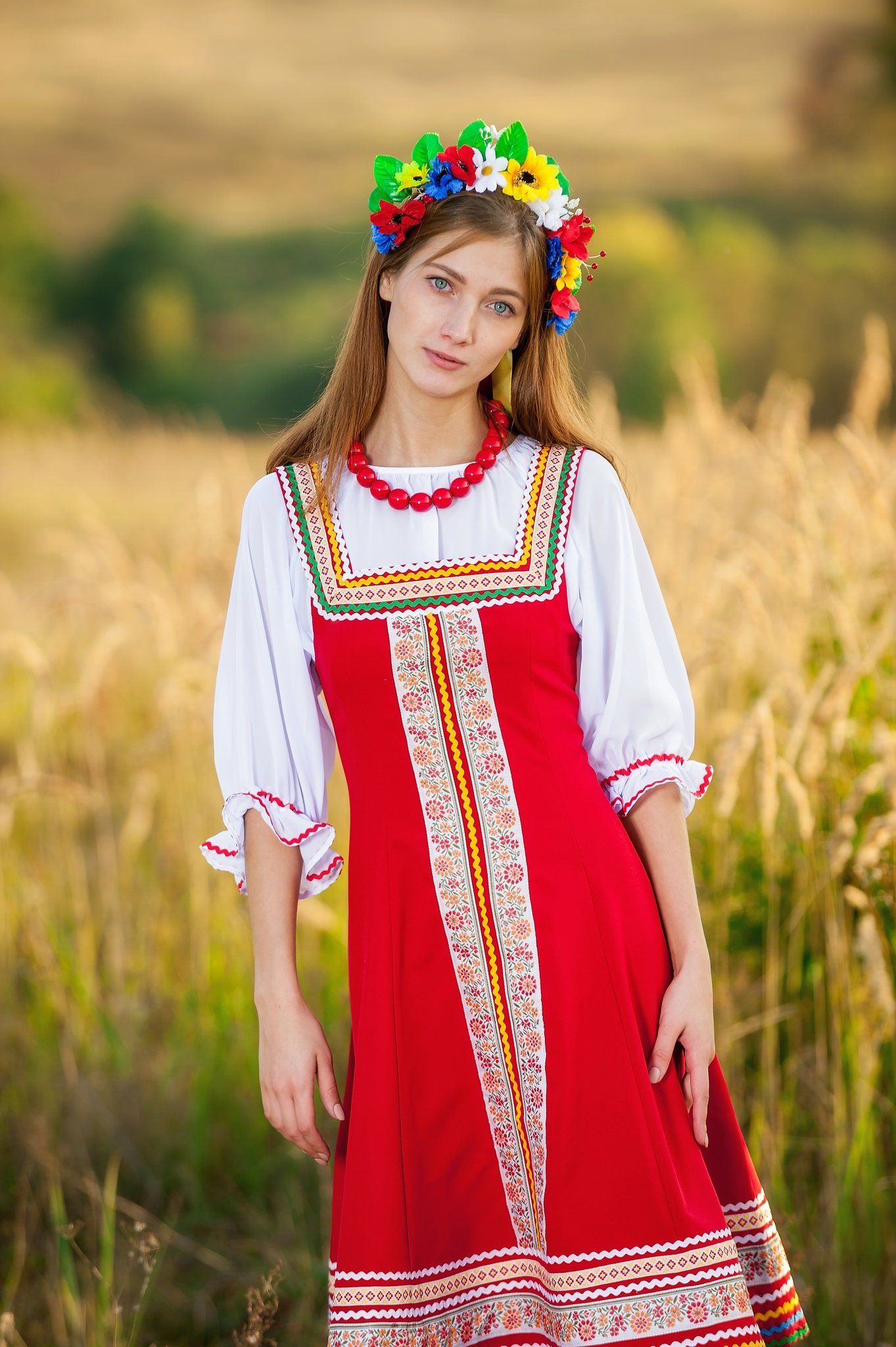 Women in Slavic costumes in Shenzhen — step in, relax, and chat live