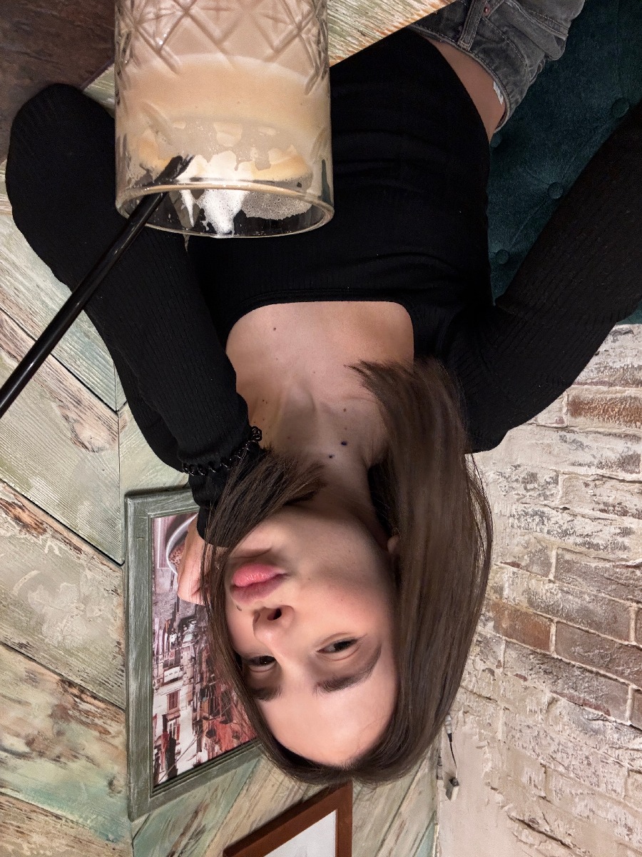 Fresh photos, fresh mood — Tina online in Shenzhen